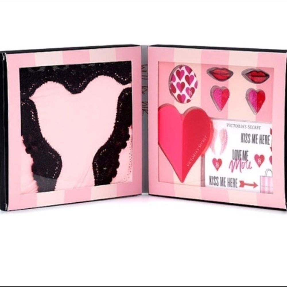 Victoria’s Secret PinkPersonalized Panty Kit Cheekini NWT 2150